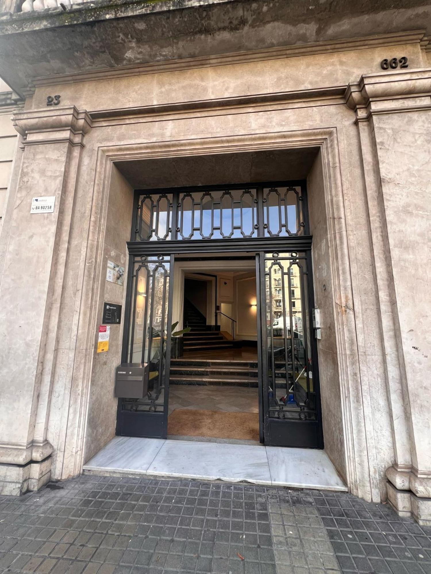 Fisa Rentals Gran Via Apartments — Foto 1